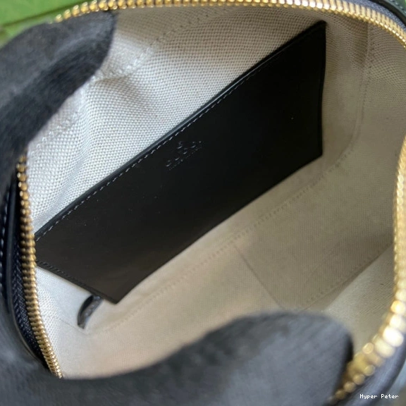 Hyper Peter leather matelassé GG bag shoulder Gucci 0809